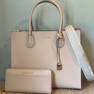 Michael Kors Purse & Wallet